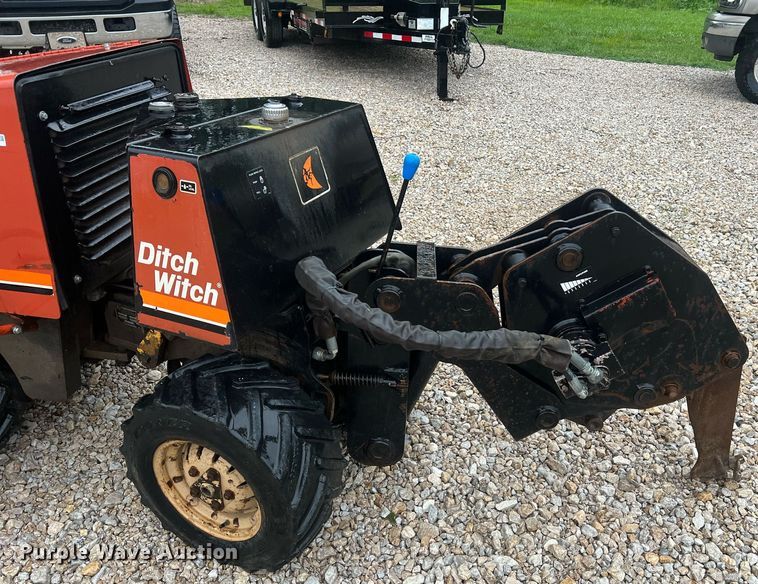 image for item NI9015 1995 Ditch Witch 410SX  trencher