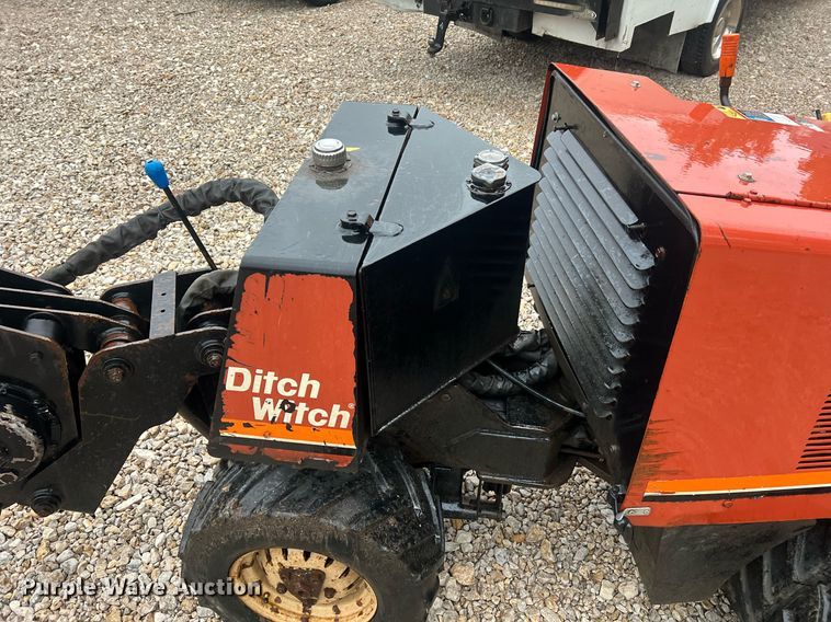 image for item NI9015 1995 Ditch Witch 410SX  trencher