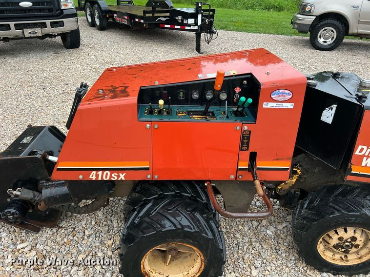 image for item NI9015 1995 Ditch Witch 410SX  trencher