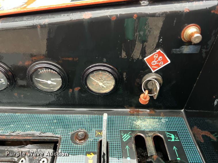 image for item NI9015 1995 Ditch Witch 410SX  trencher