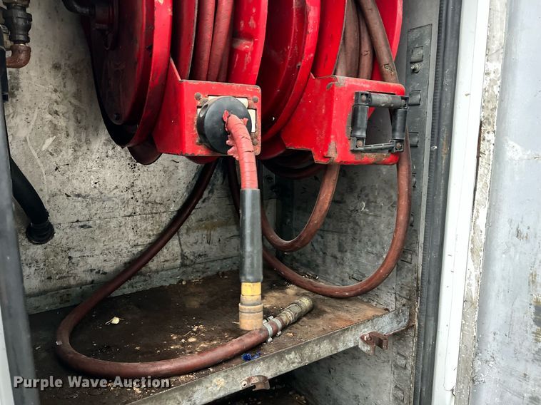 image for item NI9016 2014 Ford F550 Super Duty XL  utility / service truck