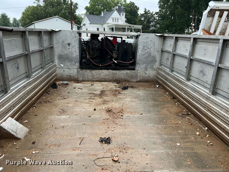 image for item NI9016 2014 Ford F550 Super Duty XL  utility / service truck