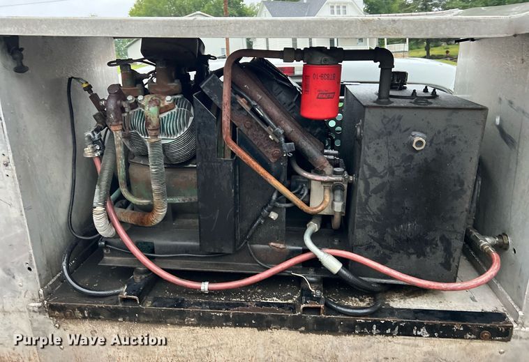 image for item NI9016 2014 Ford F550 Super Duty XL  utility / service truck