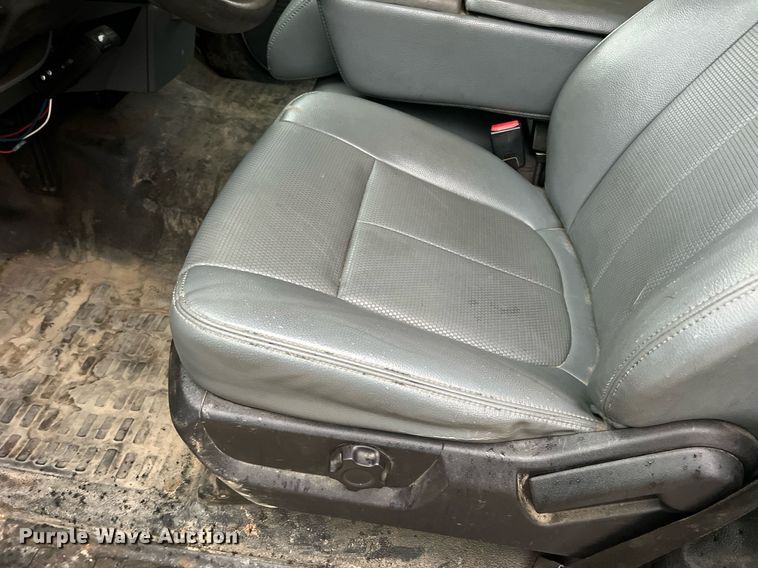 image for item NI9016 2014 Ford F550 Super Duty XL  utility / service truck