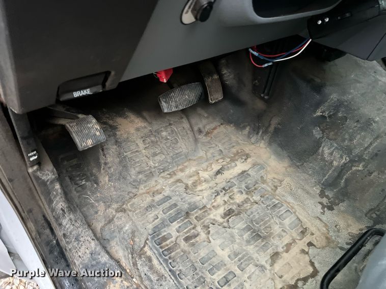 image for item NI9016 2014 Ford F550 Super Duty XL  utility / service truck