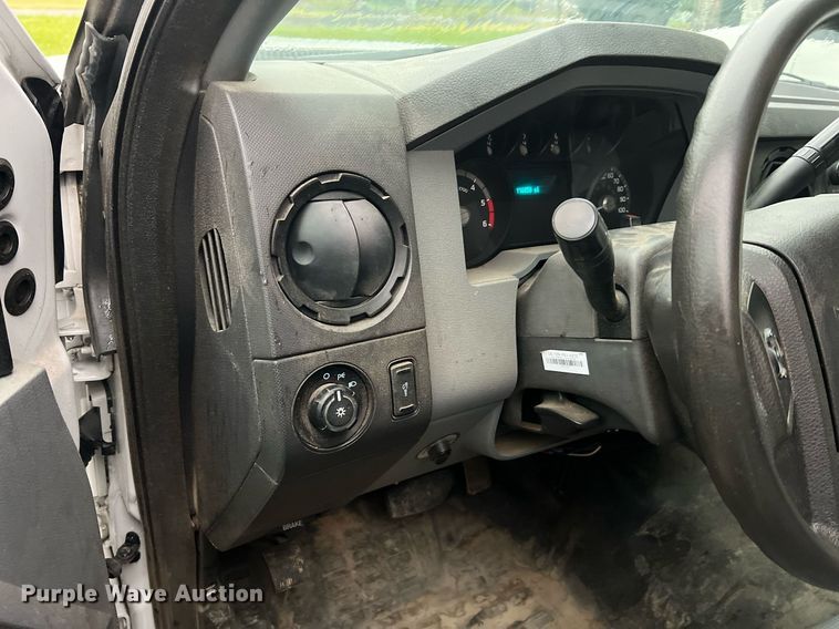 image for item NI9016 2014 Ford F550 Super Duty XL  utility / service truck