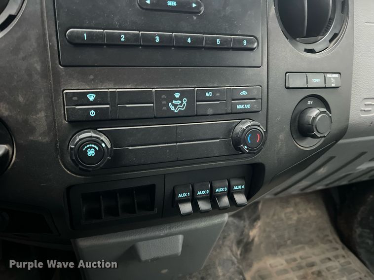 image for item NI9016 2014 Ford F550 Super Duty XL  utility / service truck