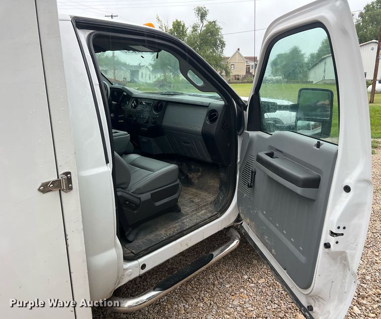 image for item NI9016 2014 Ford F550 Super Duty XL  utility / service truck