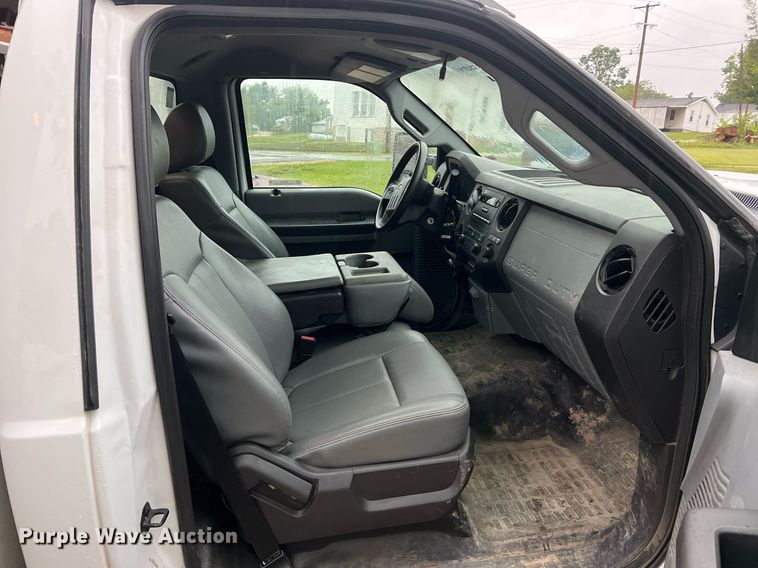image for item NI9016 2014 Ford F550 Super Duty XL  utility / service truck