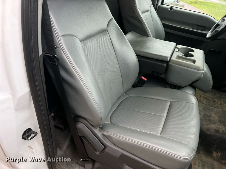 image for item NI9016 2014 Ford F550 Super Duty XL  utility / service truck