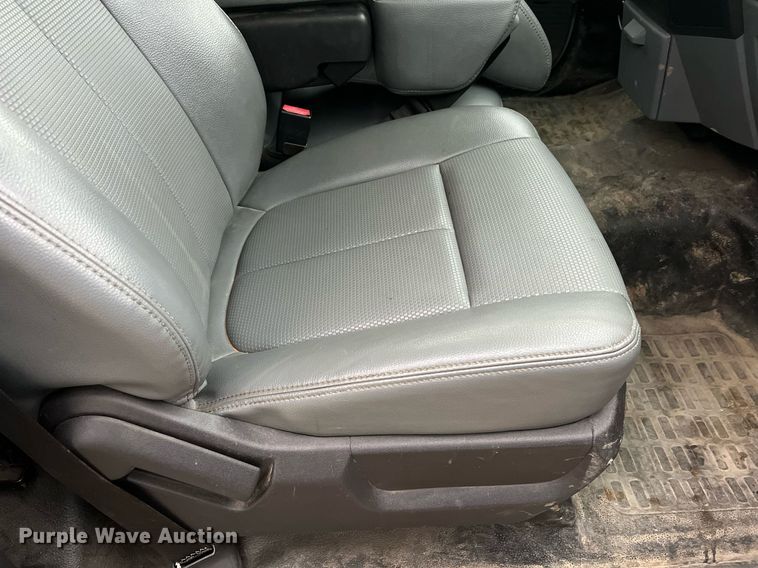 image for item NI9016 2014 Ford F550 Super Duty XL  utility / service truck