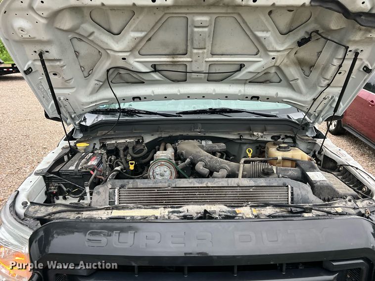 image for item NI9016 2014 Ford F550 Super Duty XL  utility / service truck