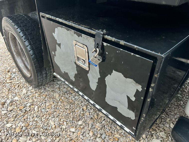 image for item NI9017 2014 Ford F450 Super Duty XL  dump flatbed truck