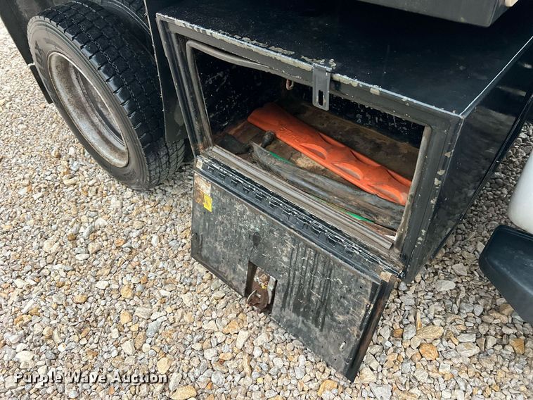 image for item NI9017 2014 Ford F450 Super Duty XL  dump flatbed truck