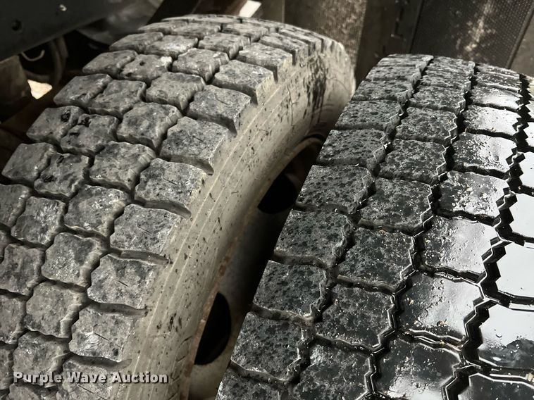 image for item NI9017 2014 Ford F450 Super Duty XL  dump flatbed truck