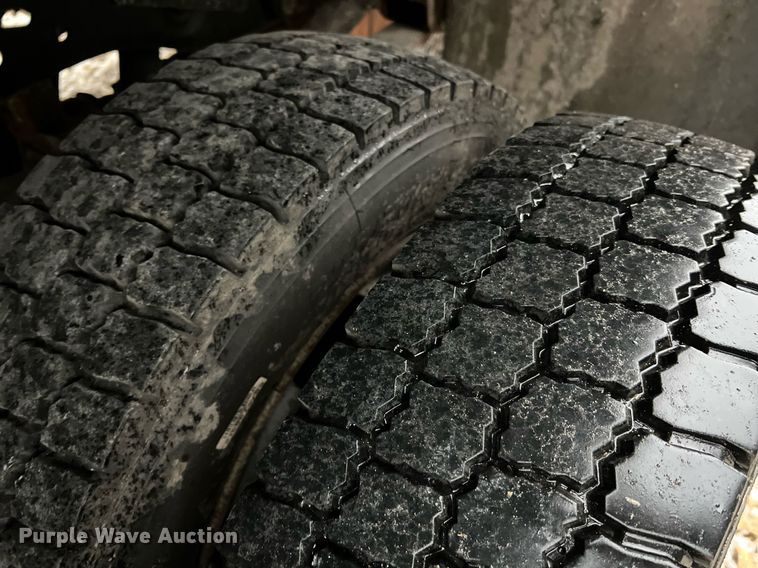 image for item NI9017 2014 Ford F450 Super Duty XL  dump flatbed truck