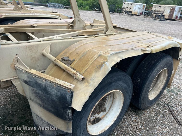 image for item NI9021 1979 Fruehauf HEB-F2-J985 pneumatic dry bulk trailer