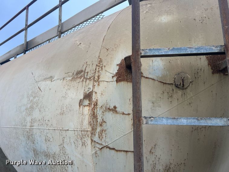 image for item NI9021 1979 Fruehauf HEB-F2-J985 pneumatic dry bulk trailer