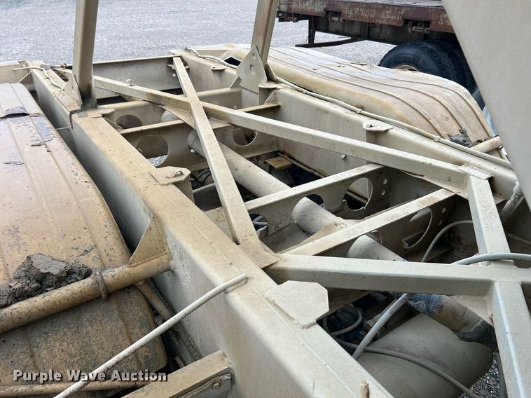 image for item NI9021 1979 Fruehauf HEB-F2-J985 pneumatic dry bulk trailer