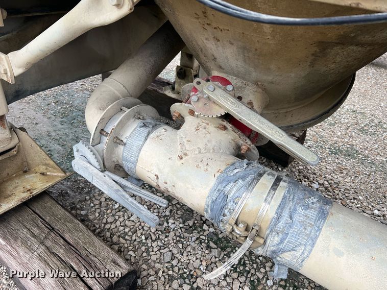 image for item NI9021 1979 Fruehauf HEB-F2-J985 pneumatic dry bulk trailer