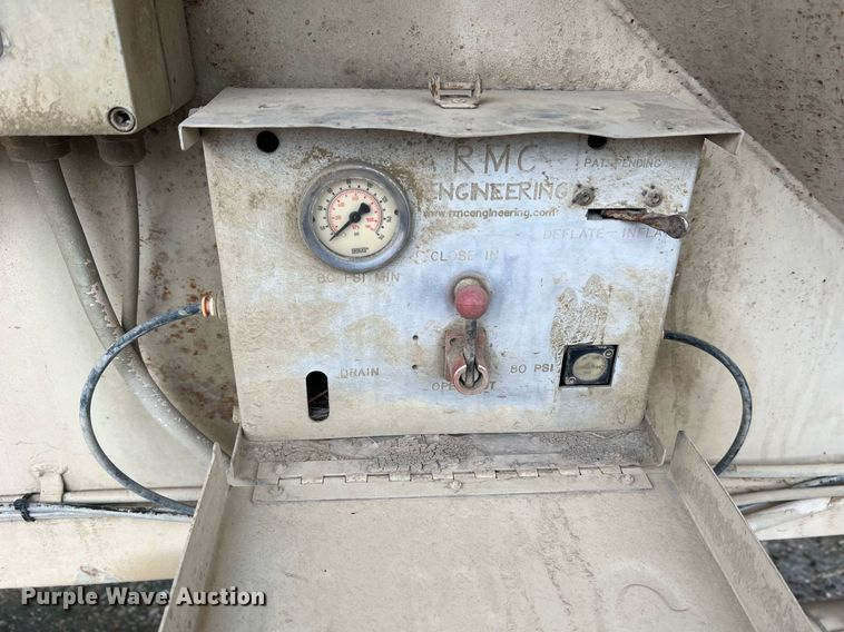 image for item NI9021 1979 Fruehauf HEB-F2-J985 pneumatic dry bulk trailer