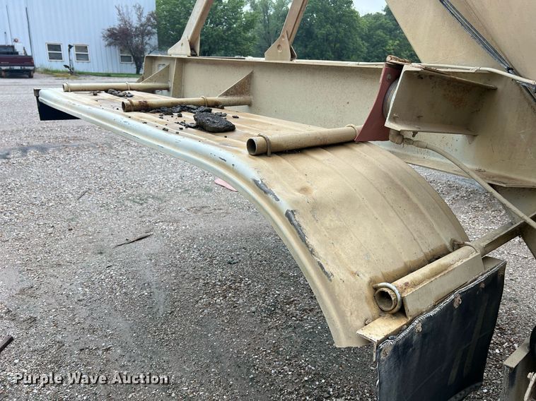 image for item NI9022 1978 Fruehauf HEB-F2-J-985  pneumatic dry bulk trailer