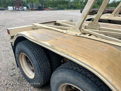 image for item NI9022 1978 Fruehauf HEB-F2-J-985  pneumatic dry bulk trailer