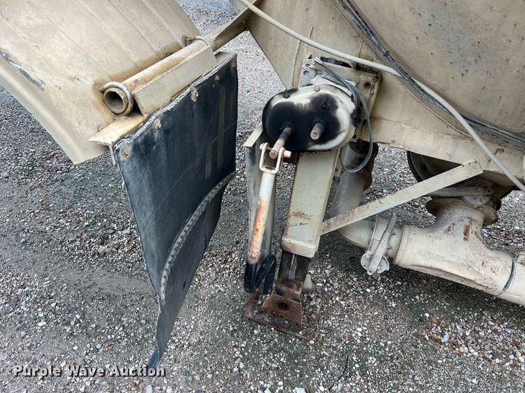 image for item NI9022 1978 Fruehauf HEB-F2-J-985  pneumatic dry bulk trailer