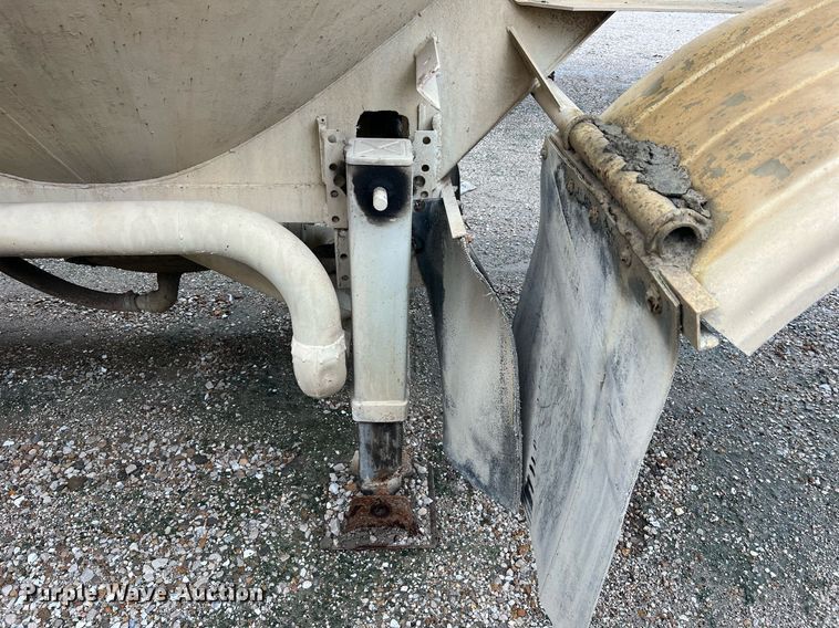 image for item NI9022 1978 Fruehauf HEB-F2-J-985  pneumatic dry bulk trailer