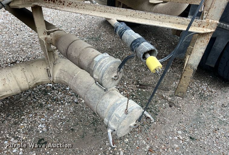 image for item NI9022 1978 Fruehauf HEB-F2-J-985  pneumatic dry bulk trailer