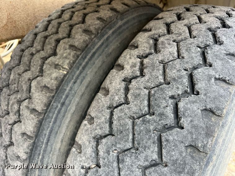 image for item NI9022 1978 Fruehauf HEB-F2-J-985  pneumatic dry bulk trailer