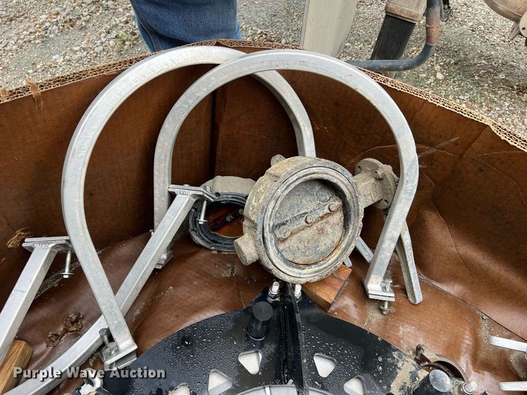 image for item NI9022 1978 Fruehauf HEB-F2-J-985  pneumatic dry bulk trailer