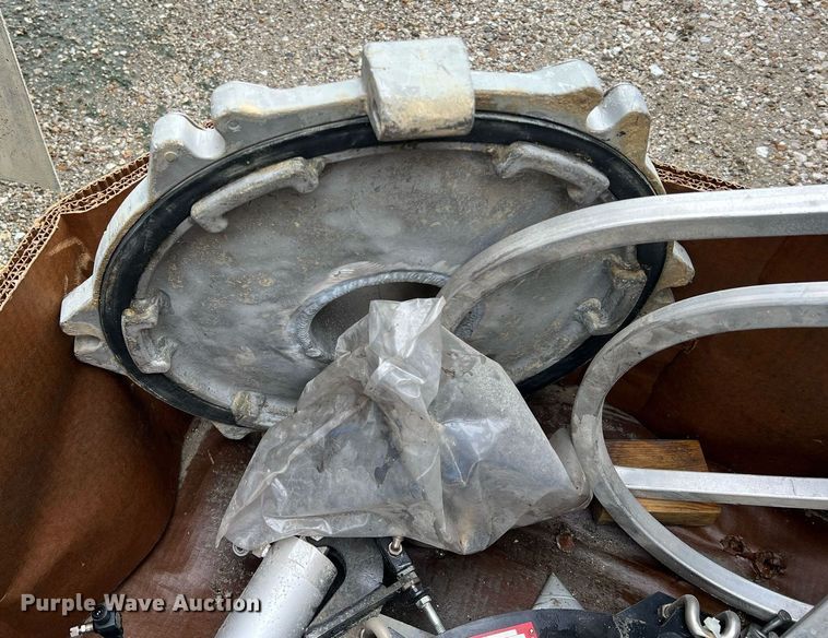 image for item NI9022 1978 Fruehauf HEB-F2-J-985  pneumatic dry bulk trailer