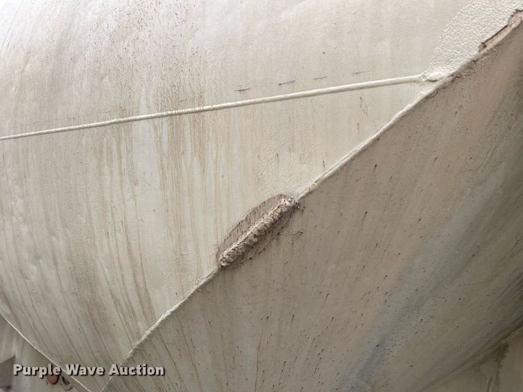 image for item NI9023 1978 Fruehauf HFB-F2-J-985  pneumatic dry bulk trailer