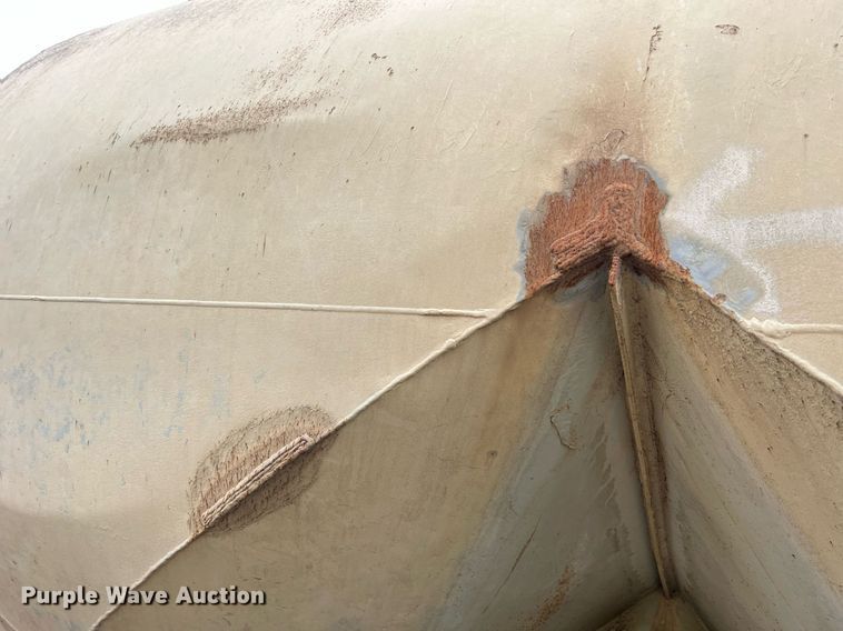 image for item NI9023 1978 Fruehauf HFB-F2-J-985  pneumatic dry bulk trailer