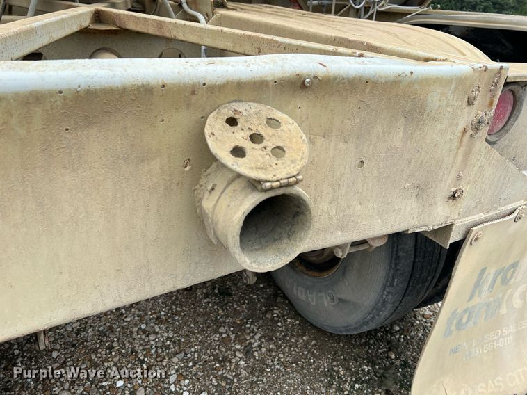 image for item NI9023 1978 Fruehauf HFB-F2-J-985  pneumatic dry bulk trailer