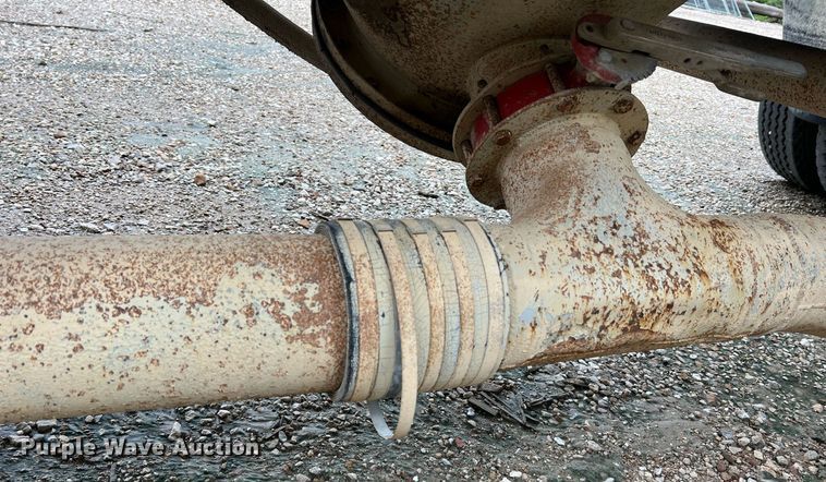 image for item NI9024 1981 Fruehauf HEB-F2-J-986  pneumatic dry bulk trailer