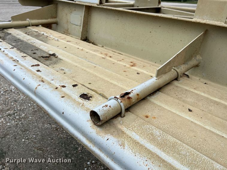 image for item NI9024 1981 Fruehauf HEB-F2-J-986  pneumatic dry bulk trailer