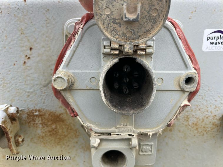 image for item NI9024 1981 Fruehauf HEB-F2-J-986  pneumatic dry bulk trailer