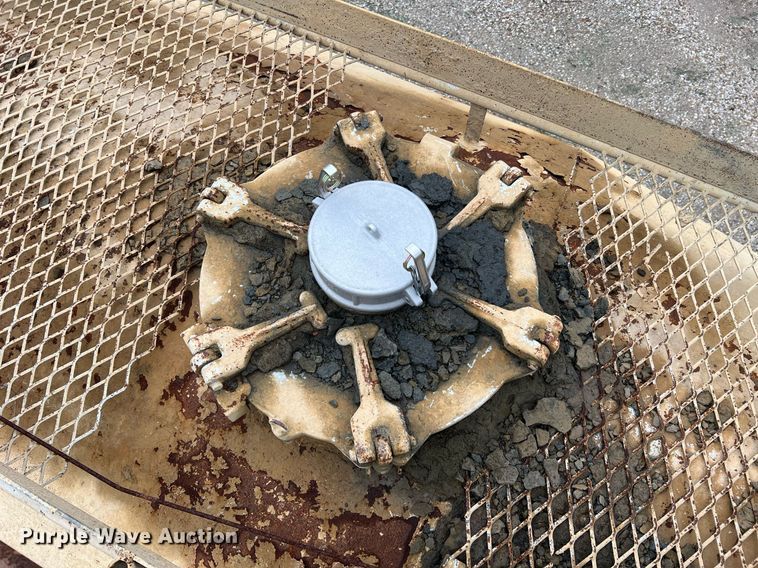 image for item NI9024 1981 Fruehauf HEB-F2-J-986  pneumatic dry bulk trailer