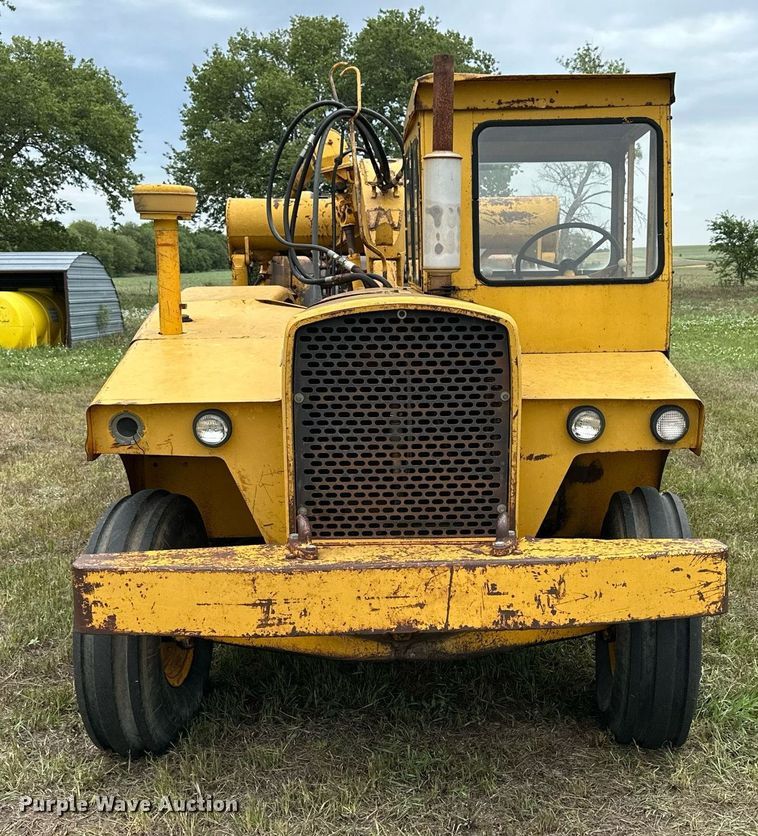 image for item NP9927 1964 John Deere 5010  elevating scraper