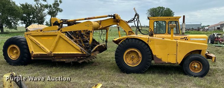 image for item NP9927 1964 John Deere 5010  elevating scraper