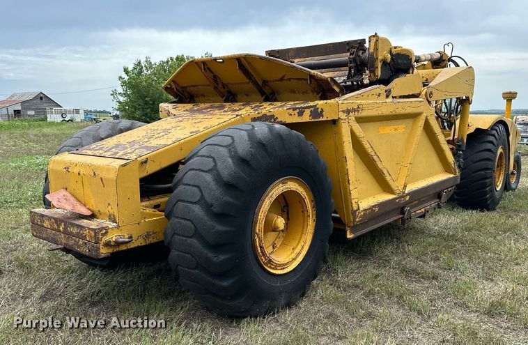 image for item NP9927 1964 John Deere 5010  elevating scraper