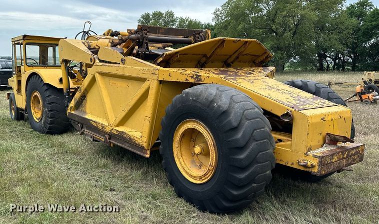 image for item NP9927 1964 John Deere 5010  elevating scraper