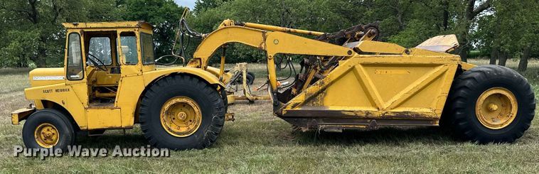 image for item NP9927 1964 John Deere 5010  elevating scraper