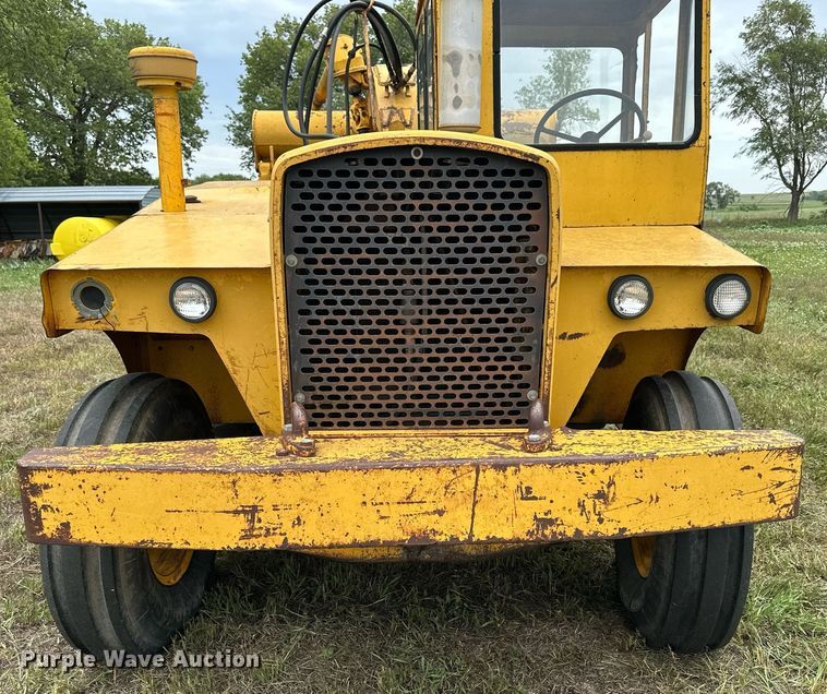 image for item NP9927 1964 John Deere 5010  elevating scraper