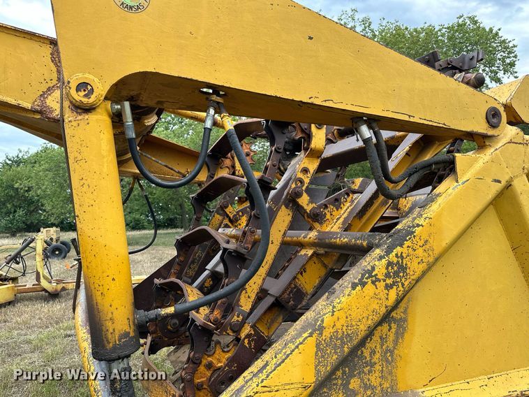 image for item NP9927 1964 John Deere 5010  elevating scraper