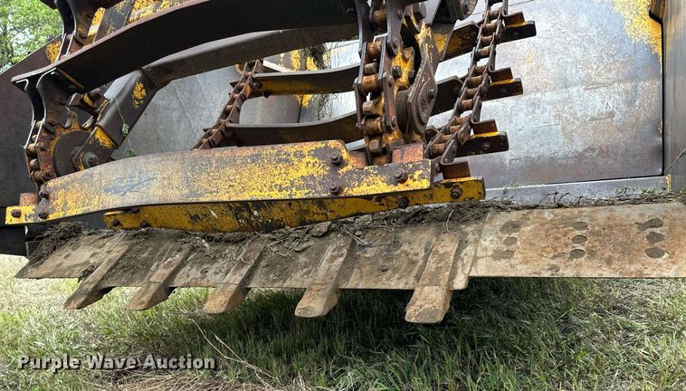 image for item NP9927 1964 John Deere 5010  elevating scraper