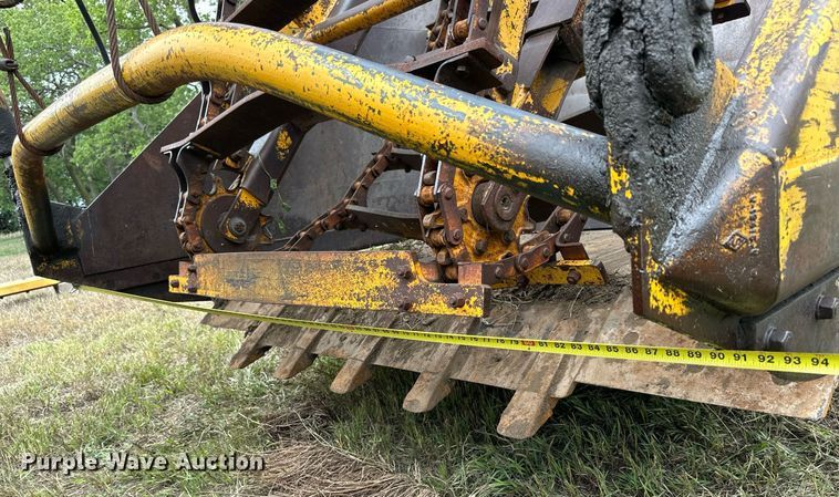 image for item NP9927 1964 John Deere 5010  elevating scraper