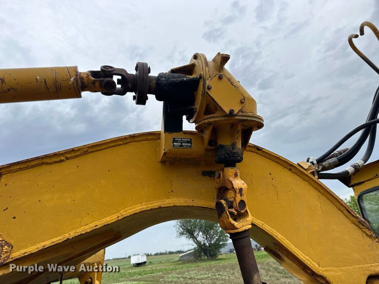 image for item NP9927 1964 John Deere 5010  elevating scraper